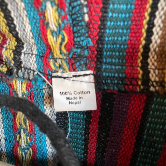 woven hooded poncho - Picture 7 of 7